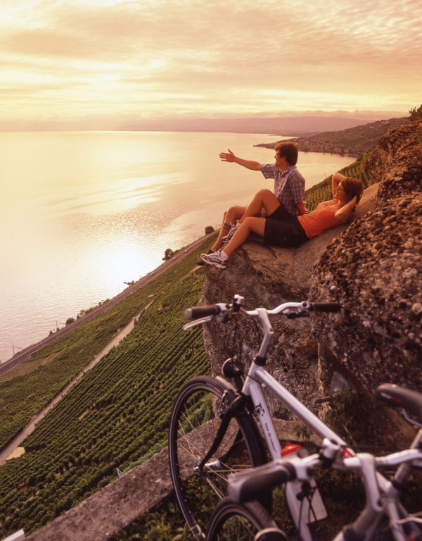 Détente à vélo dans le vignoble de Lavaux ©Christof Sonderegger