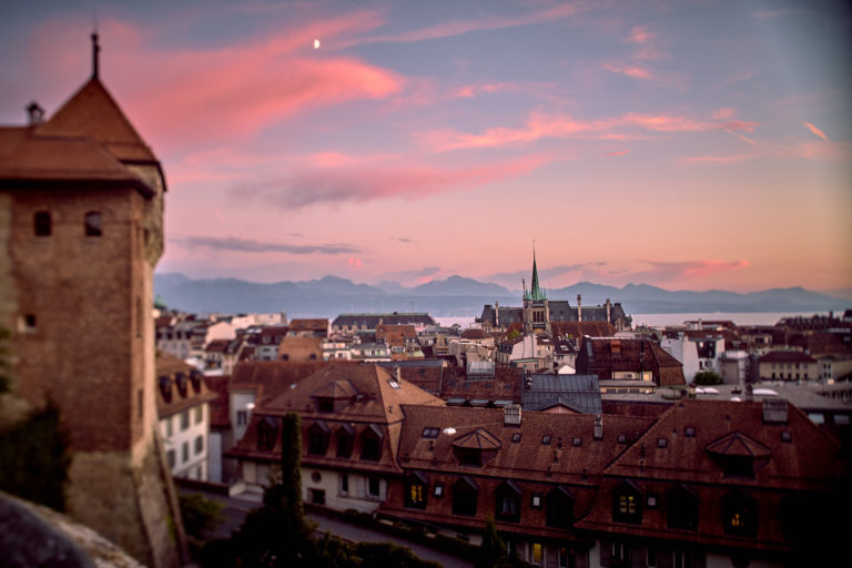 Vue sur la ville depuis l'esplanade de la Cath&eacute;drale