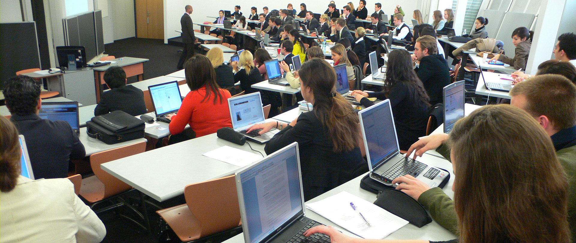 Cours d'informatique &agrave; l'Ecole h&ocirc;teli&egrave;re de Lausanne (EHL)