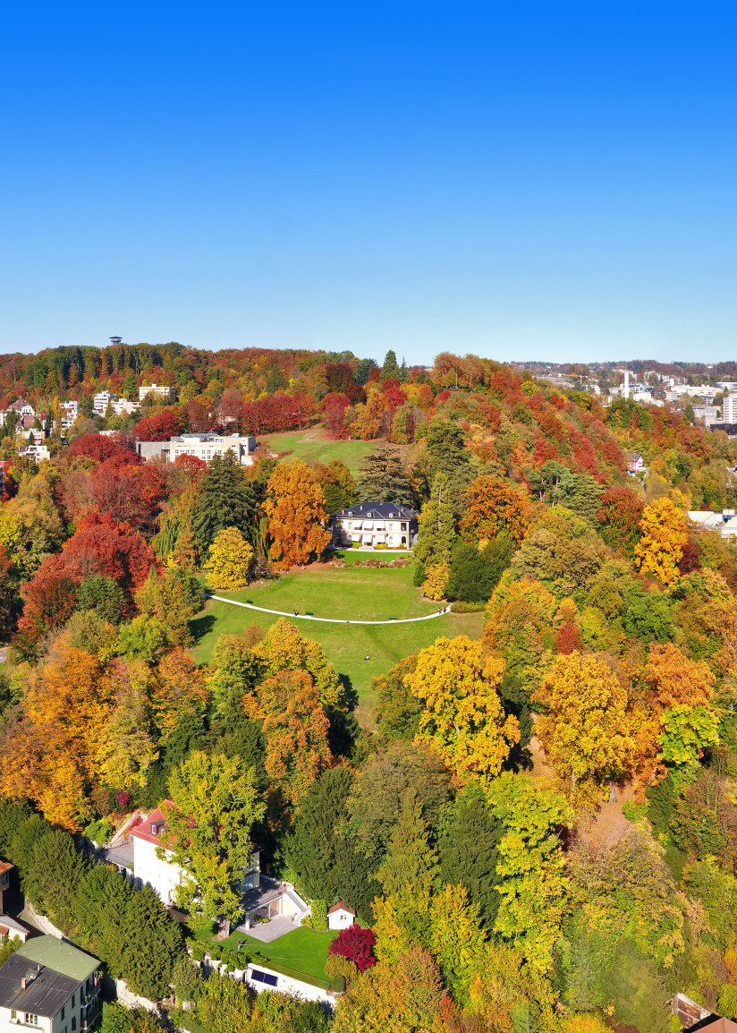 Vue panoramique sur la Fondation de l'Hermitage et sa  campagne
