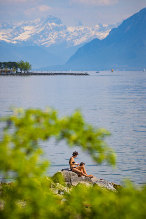 Seance de bronzage sur la plage du  Parc Bourget Vidy-Lausanne