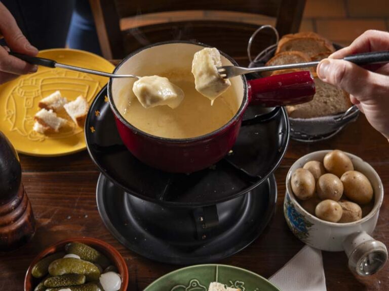 Fondue &agrave; Lausanne, caf&eacute; du vieil Ouchy
&copy; Caf&eacute; du Vieil Ouchy
