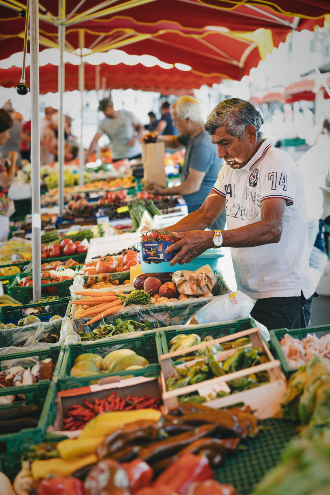 Stand au marche de Lausanne. Produits locaux