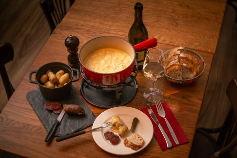 Lausanne insolite : o&ugrave; savourer une fondue pas comme les autres
